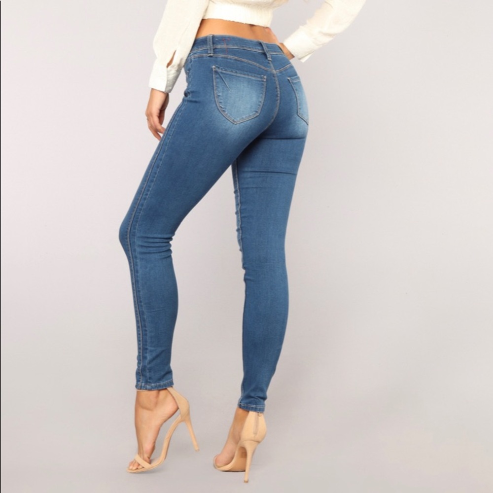 🎀 HP🎀 Catwalk Jeans - Picture 6 of 7